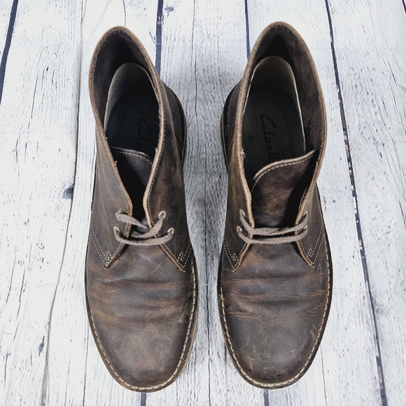 CLARKS | Bushacre II lace-up distressed leather chukka desert boots - Picture 4 of 10